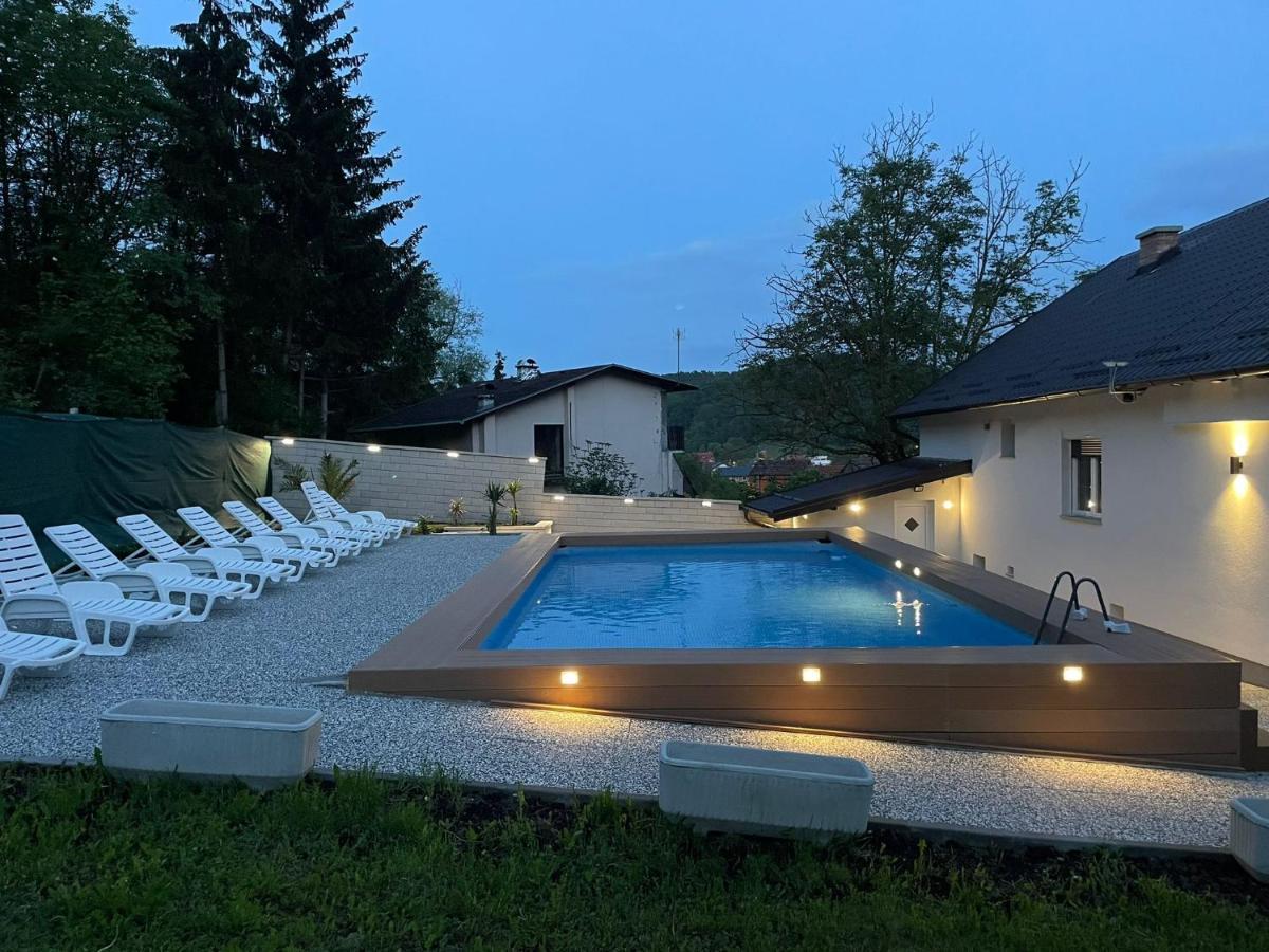 Vila S Bazenom Deluxe - Gti Zagreb Exterior photo